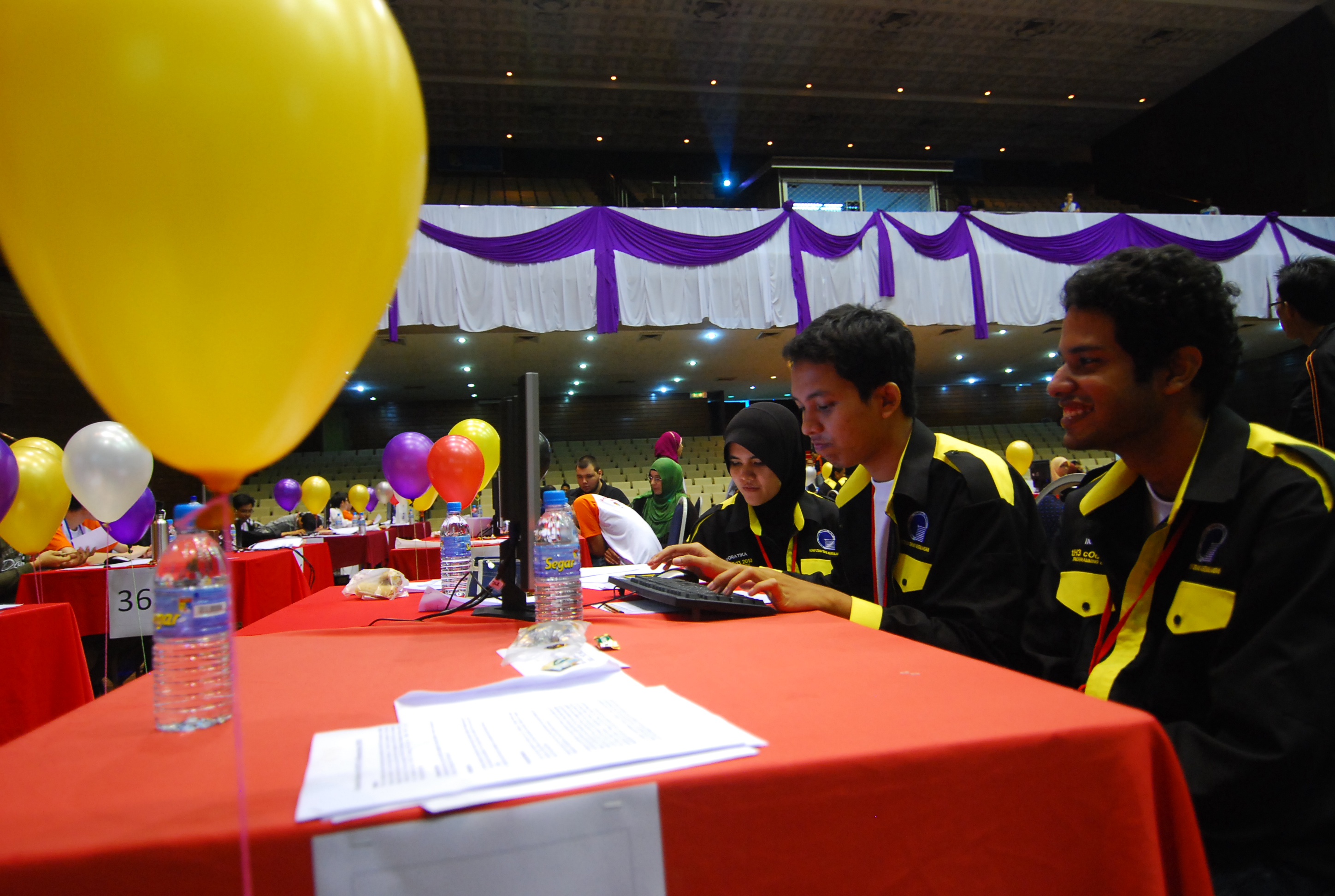 DSC 1100